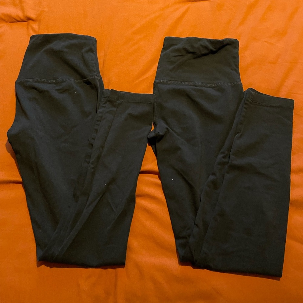 Black leggings